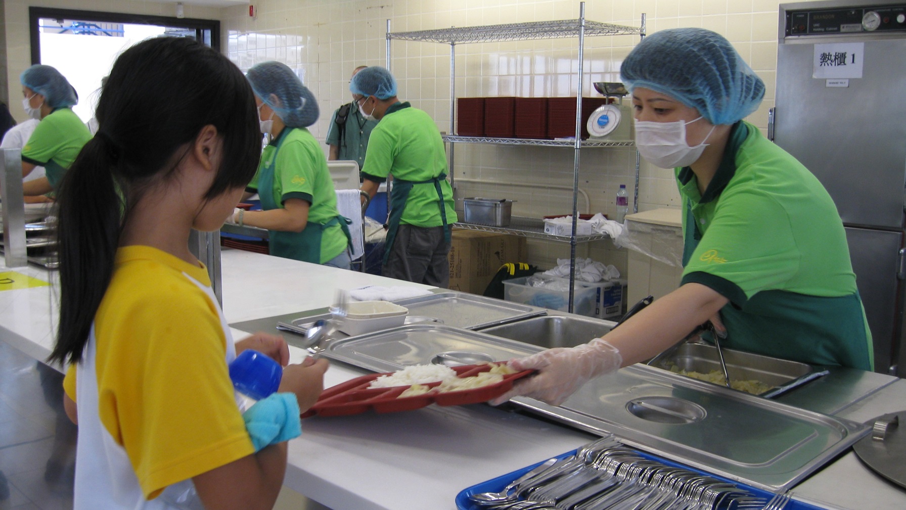 On-site meal portioning according to students' individual needs