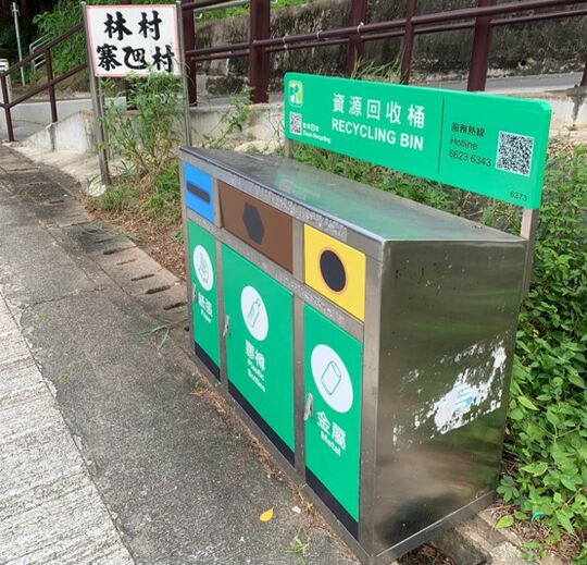 林锦公路EA 7135电灯柱后面