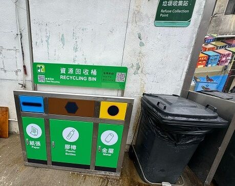 長洲山頂道公廁側