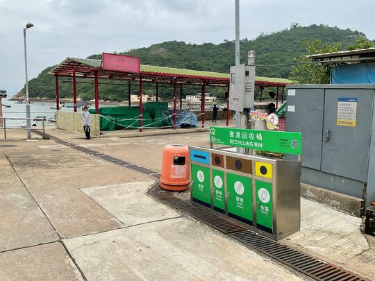 坪洲東灣永東街一號前