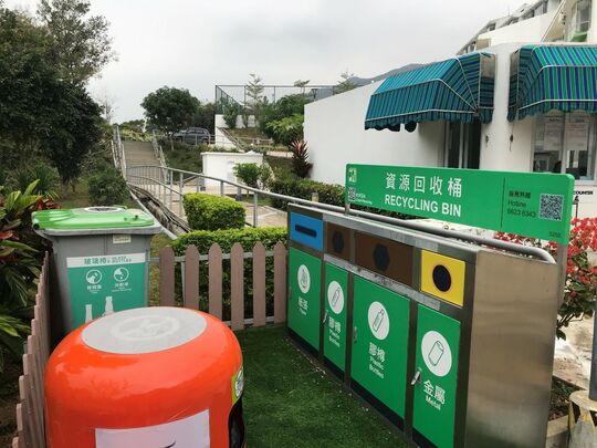 大嶼山嶼南道麗濱別墅入口旁行人路