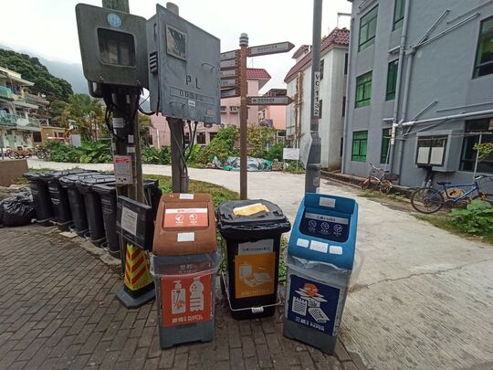 梅窩鹿地塘村VC1132燈柱旁