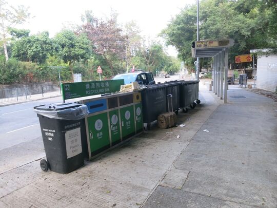 粉嶺和興路匯林花園休憩處旁