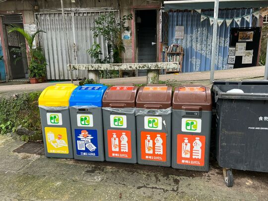 Po Tung Road near the Lamp post EB7593