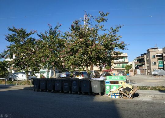 順達街行人路(在順風圍750號對出)