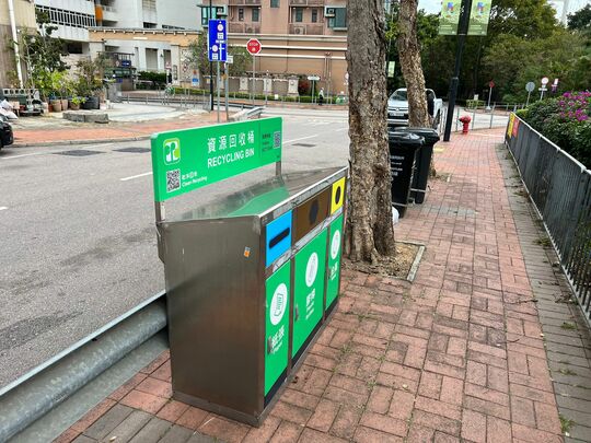 馬灣柏林路與芳園路交界（馬灣公園外）行人路