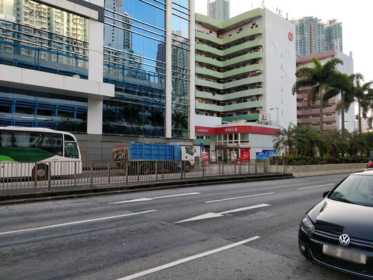 中石化荔枝角油站 - 長沙灣荔枝角道779號