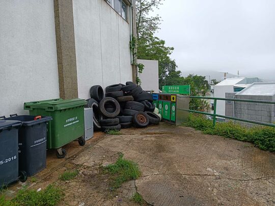 康健路近官門漁民新村對面海垃圾站