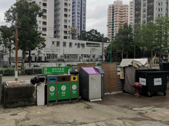 新墟村景峰籃球場旁