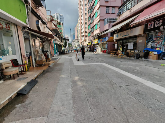 元朗安興街（好彩洋樓及安輝樓之間空地）