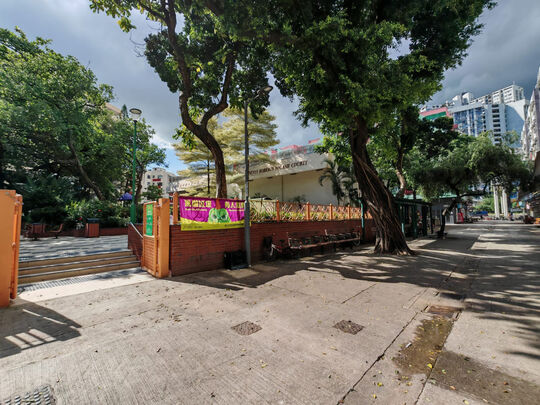 朗屏屏昌徑（近羅弼時爵士壁球場）