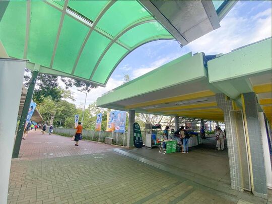 粉岭港铁站B出口(往蓬瀛仙馆天桥)