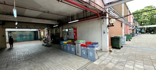 穗禾苑商場店鋪G13C陽光24洗衣店旁邊中庭位置