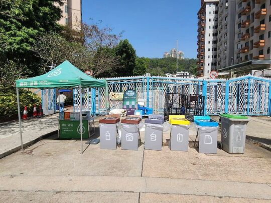 荃灣青山公路青龍頭段100號豪景花園4座對出藍閘