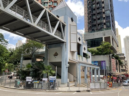 西灣河成安街行人路（近耀興道）