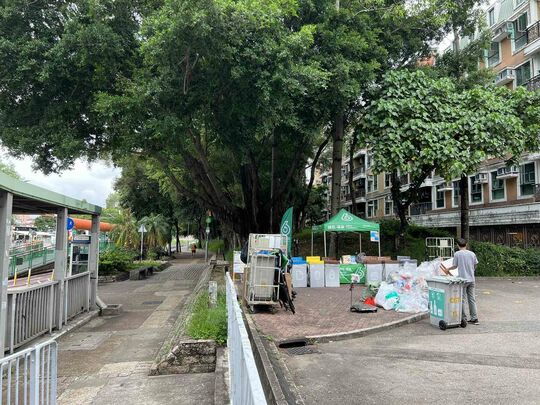 天水圍塘坊村輕鐵站對出空地