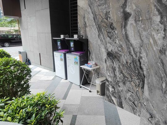 SEA TO SKY會所後門近第二座(右邊)