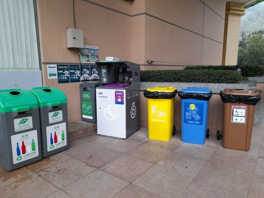 映灣園 15座平台(左)