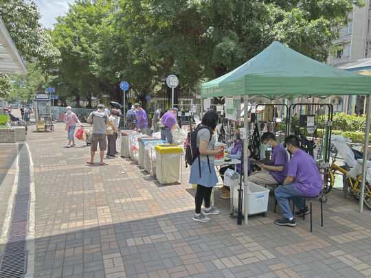 大埔安邦路行人道（过路处两边）