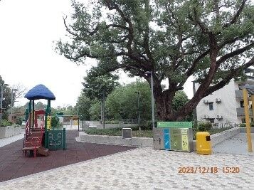 Shek Wu Wai Sitting-out Area