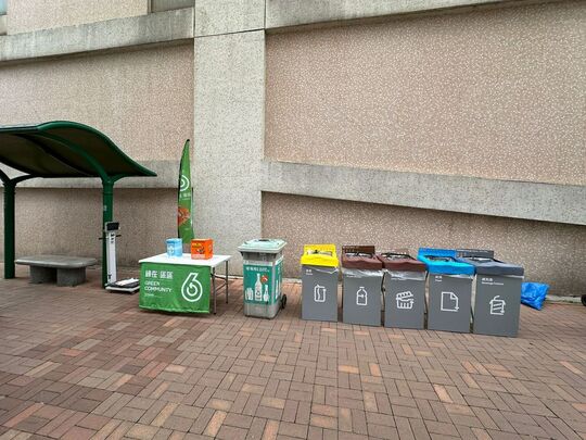 将军澳宝邑路宝盈花园多层停车场对出行人路